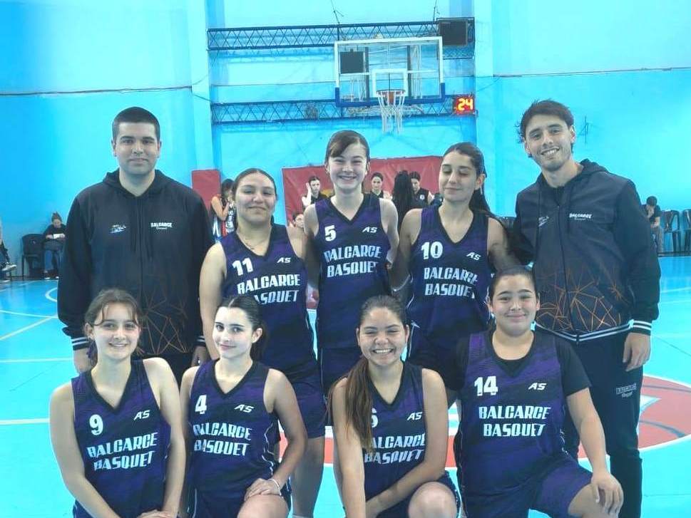 Jóvenes balcarceñas participaron de un encuentro internacional de básquet