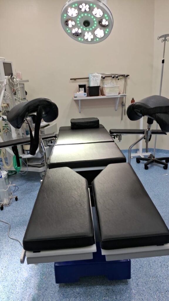 El hospital incorporó una nueva mesa de cirugía