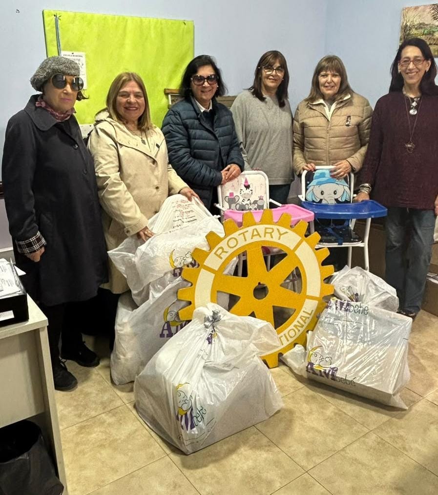 El Rotary Club Balcarce donó sillitas de comer a las UDIS